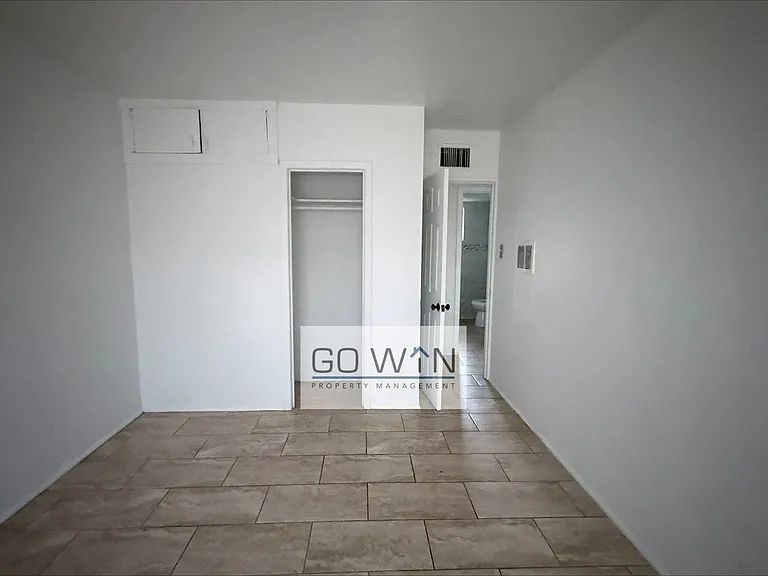 2617 E Portland St — Photo 5