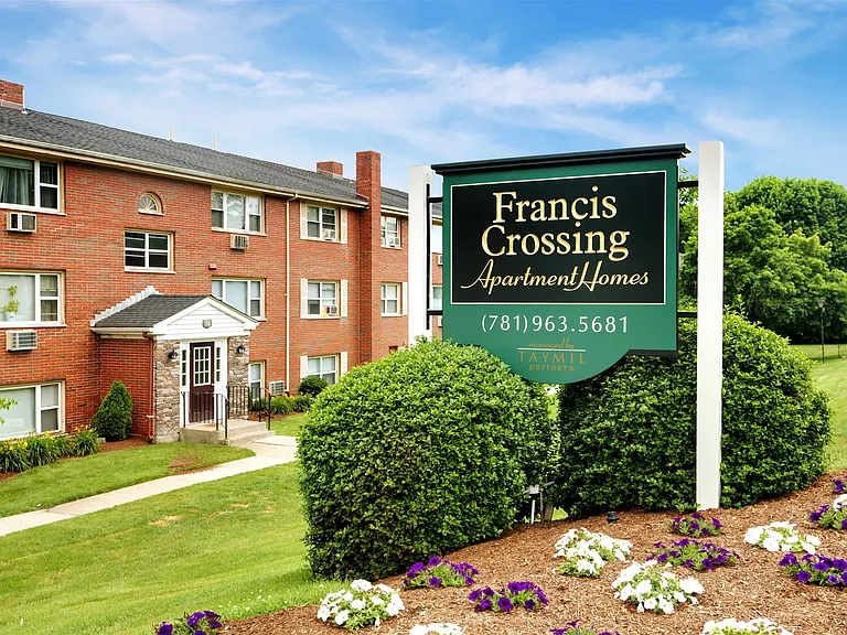 Francis Crossing Apartment Homes — Photo 1