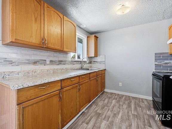 4th image of 5720 Sunset Dr