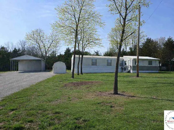 27021 Sunset Dr, Clinton, MO 64735