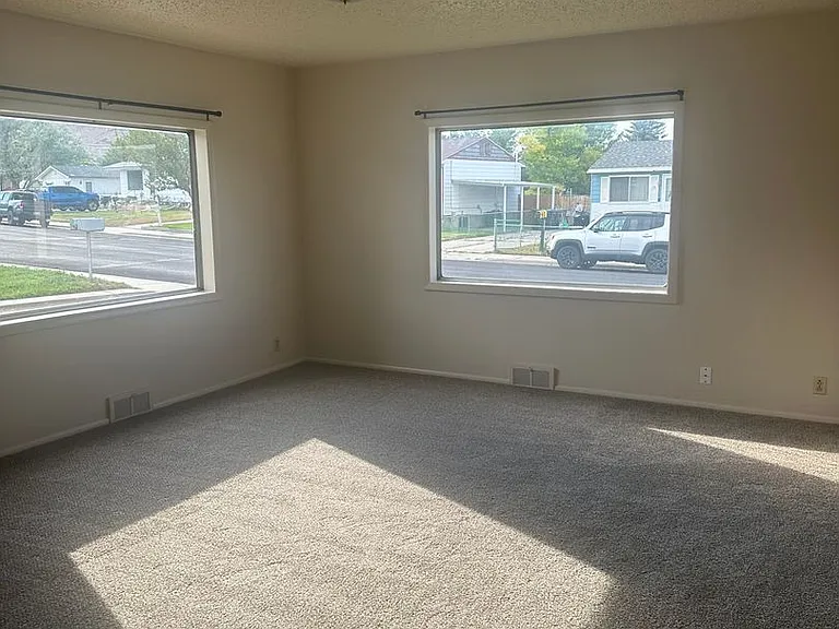 515 Jensen St — Photo 3
