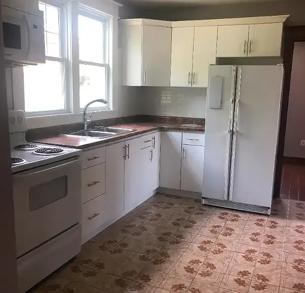 196 Maple Ave — Photo 8