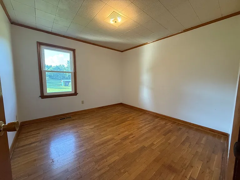 2459 Middlesettlements Rd — Photo 16
