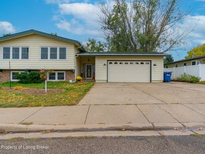 1151 13th St W, Dickinson, ND, 58601