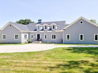 424 Taconic Rd, Greenwich, CT 06831