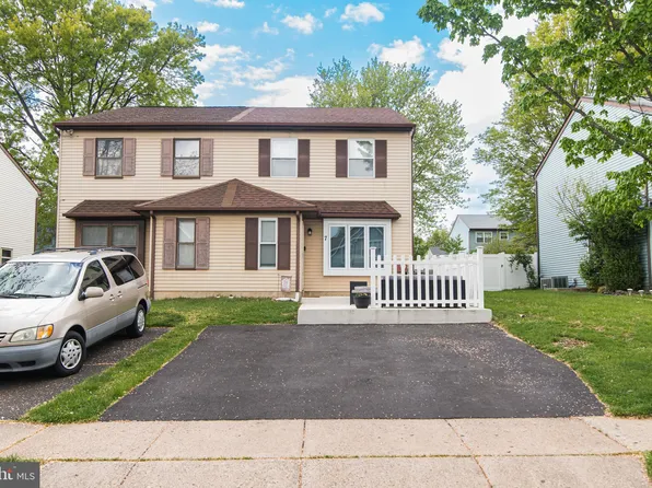 7 School Rd, Horsham, PA 19044