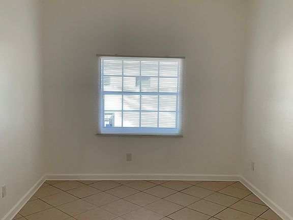 4th image of 3831 NE 5th Ave