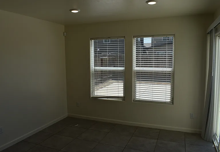698 Jessie Dr — Photo 11