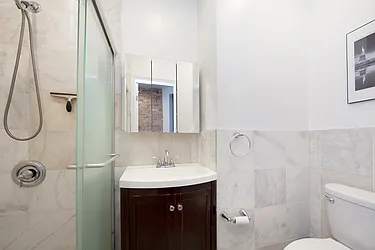 Rented by R New York