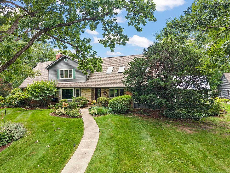 1st image of 27W118 Cove Ln
