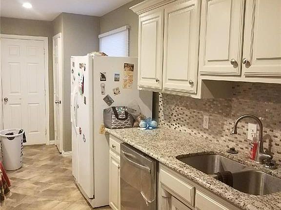 5th image of 1401 Mesa Dr