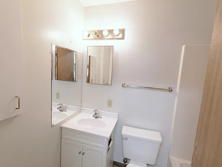 Campus Edge Apartments — Photo 11