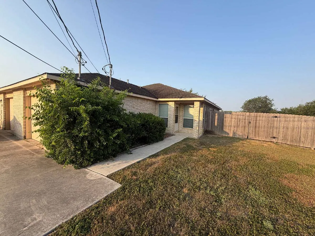 2752 FM #1044 in New Braunfels, TX 78130 — Photo 1