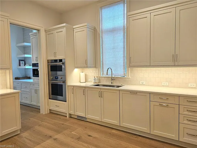 637 Palm Cir W — Photo 12