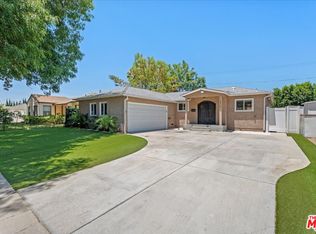 18725 Martha St, Tarzana, CA 91356