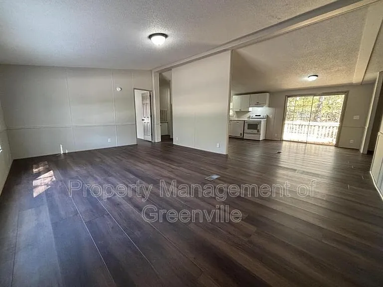 102 Tifton Ct — Photo 15