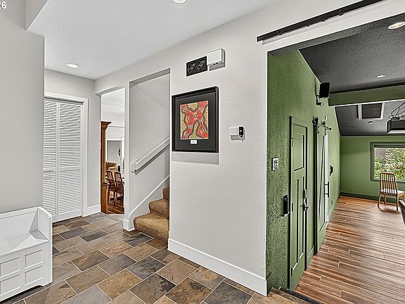 4th image of 2294 McLean Blvd