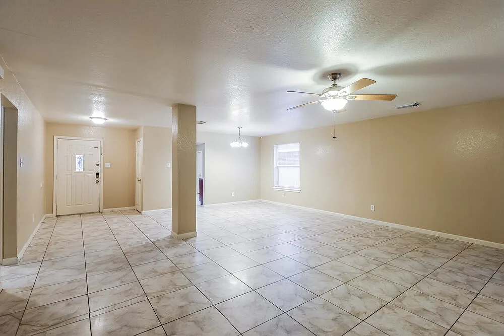 3 bed, 2.0 bath, 1816 sqft, $1,660 — Photo 4
