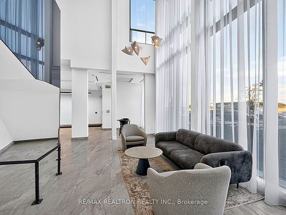 3rd image of 6 David Eyer Rd #115
