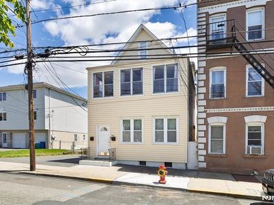 216 Farnham Ave, Lodi, NJ, 07644
