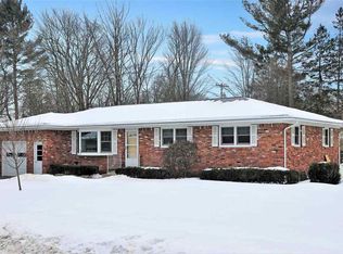 17 Hollywood Dr, Burnt Hills, NY 12027