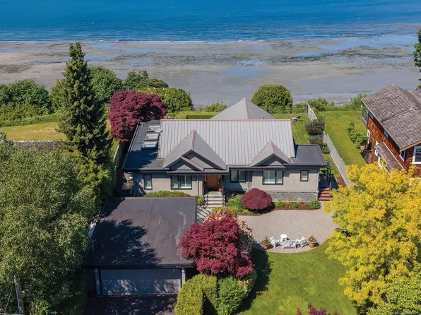 311 Poplar Ave, Qualicum Beach, BC V9K 1J7