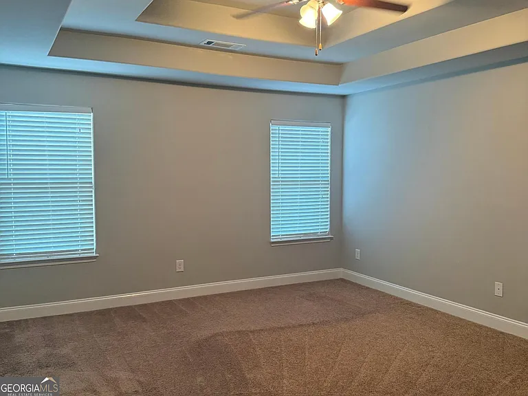 125 Leland Ln — Photo 13