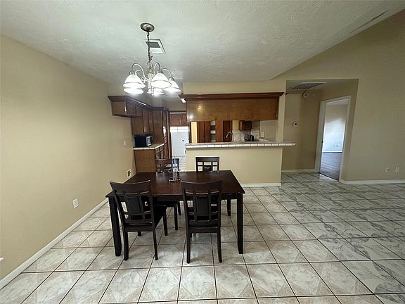 3rd image of 6610 Readsland Ln