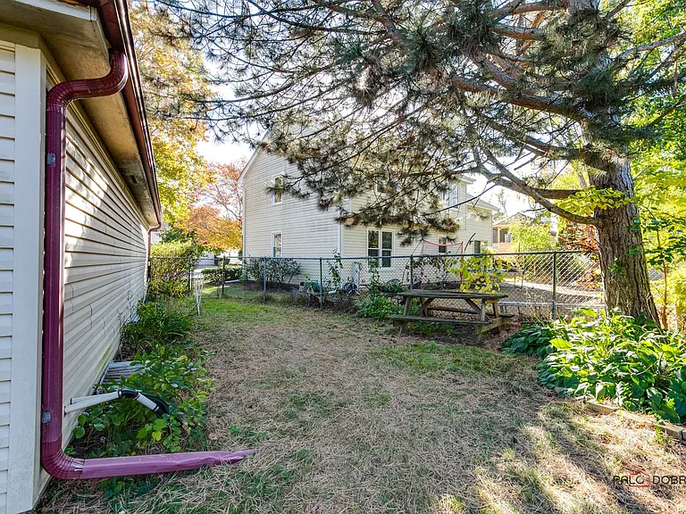 920 Lee Ct — Photo 34