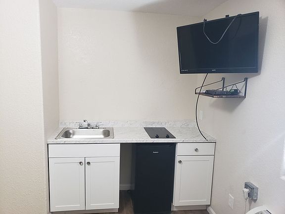 4th image of 1145 Cornell Ave #4