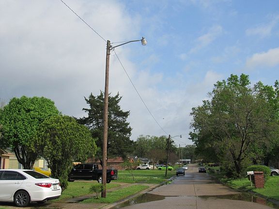 5th image of 2418 Kemp Ln