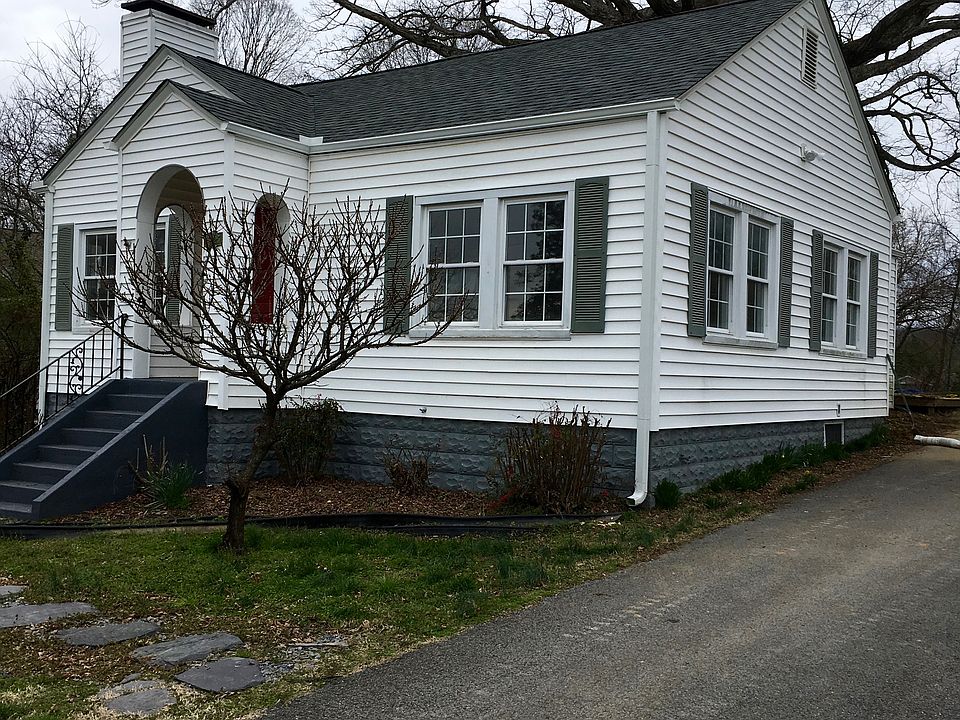 1st image of 3025 Conner Dr