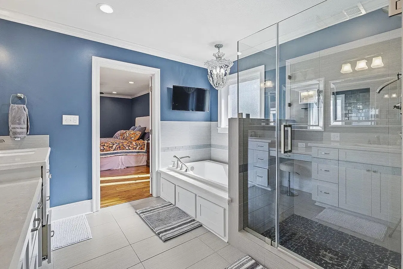 4 bed, 3.5 bath, 3050 sqft, $3,000 — Photo 3