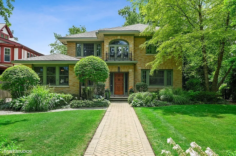 411 Lake Ave photo 1