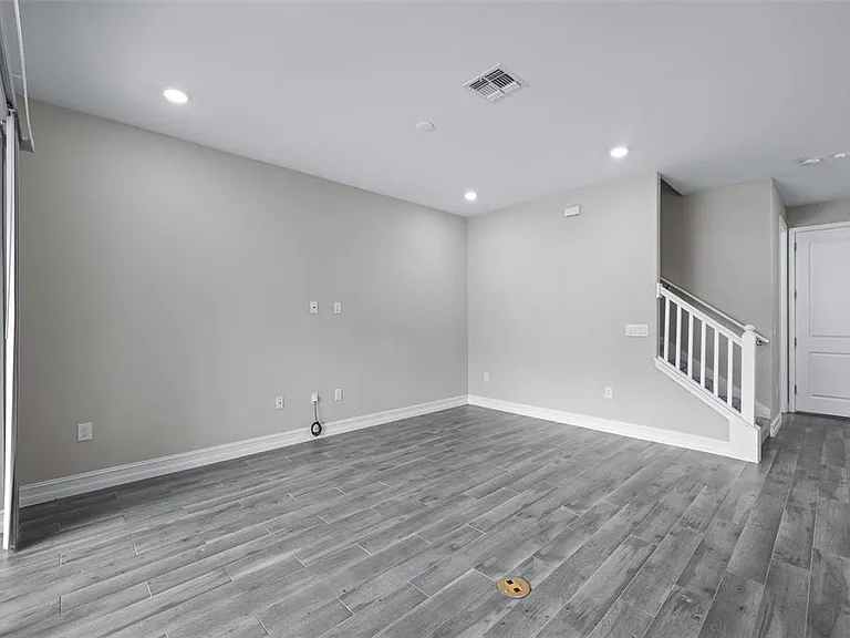 4549 Ancona Way — Photo 8