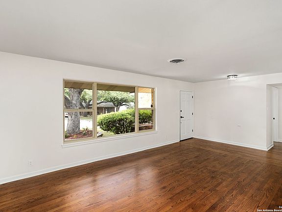 5th image of 722 OBAN DR