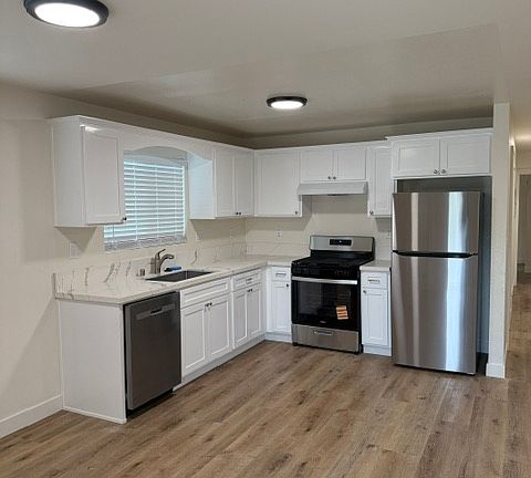 2nd image of 4442 S San Pedro St #4442