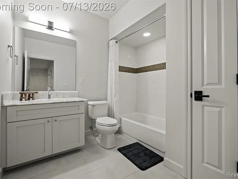 1049 Chapin Ave — Photo 36