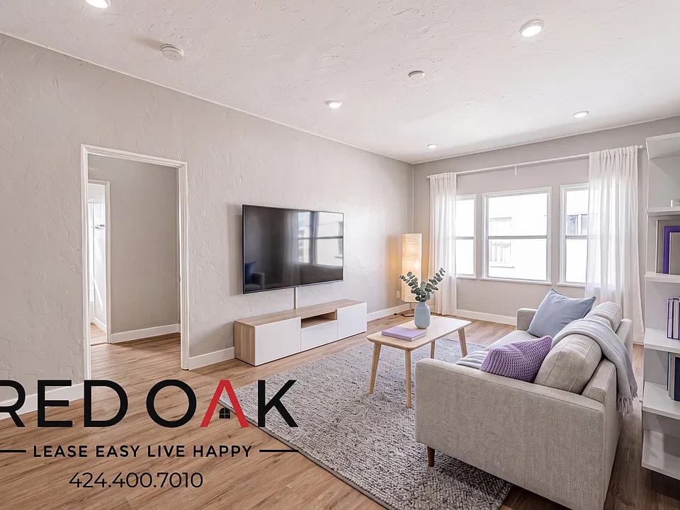 3427 S Norton Ave #203
