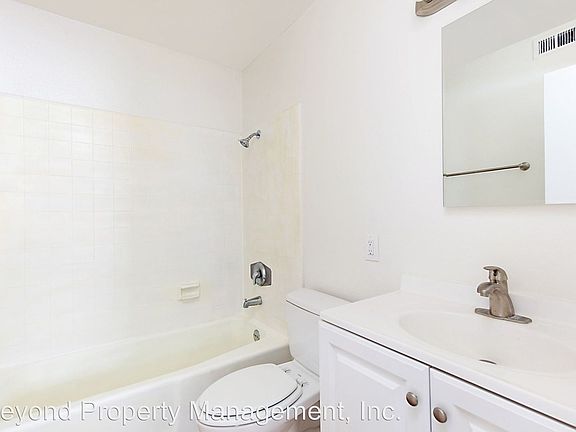 2nd image of 930 Wilbur Ave APT A