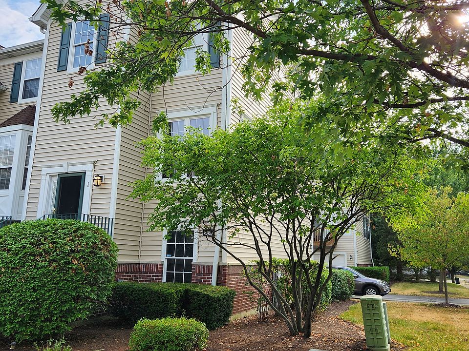 1st image of 2447 Courtyard Cir Unit 1