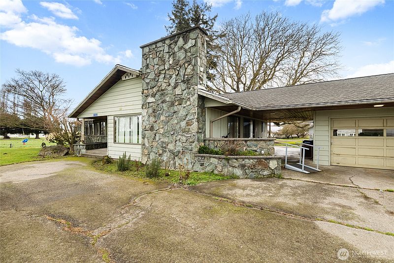 3rd image of 21563 21567 Cook Road