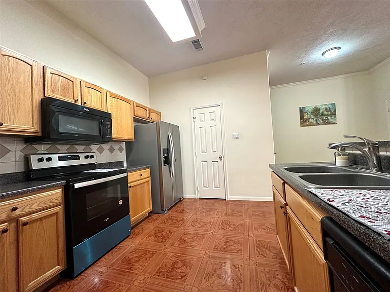 2710 Grants Lake Blvd #L7 — Photo 12