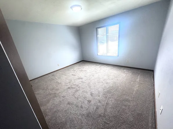 2737 Colonial St #B, Hays, KS 67601