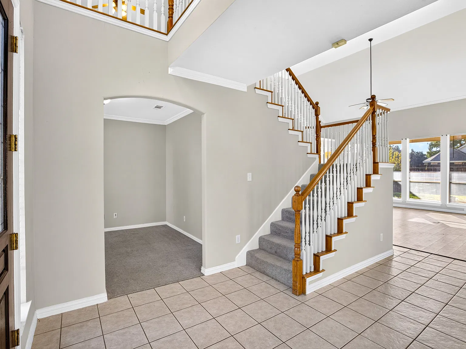 6 bed, 3758 sqft, $3,300 — Photo 3