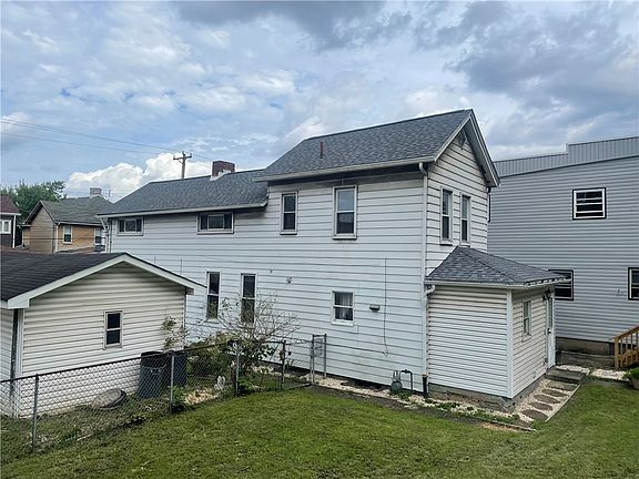 2nd image of 1550 Glenn Way