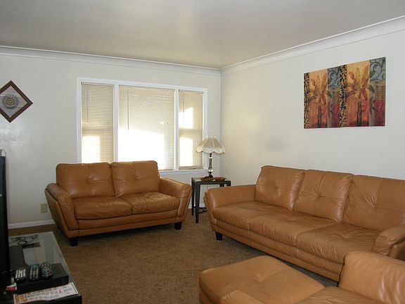 5th image of 12826 Elm St
