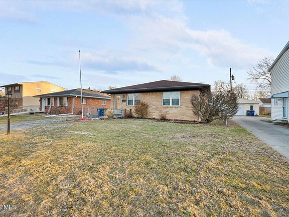 2nd image of 4031 Clover Ridge Ct