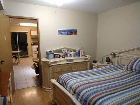 3 bedroom rental in Surrey — photo 3