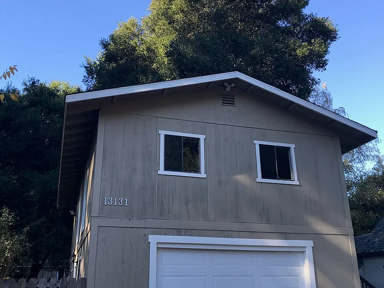 Oak St — Photo 12